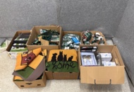 1436447 Samling med hem- och trädgårdsredskap