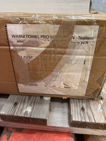 1436449-8 Collection of various towel warmers 10 pcs - CREATE