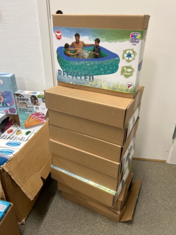 1436333-10 Lot of inflatable pools and swimming toys