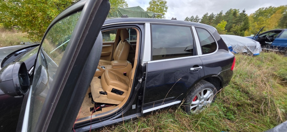 1320017-5 Porsche Cayenne Turbo TipTronic S, 450hp, 2004 (Repair item)