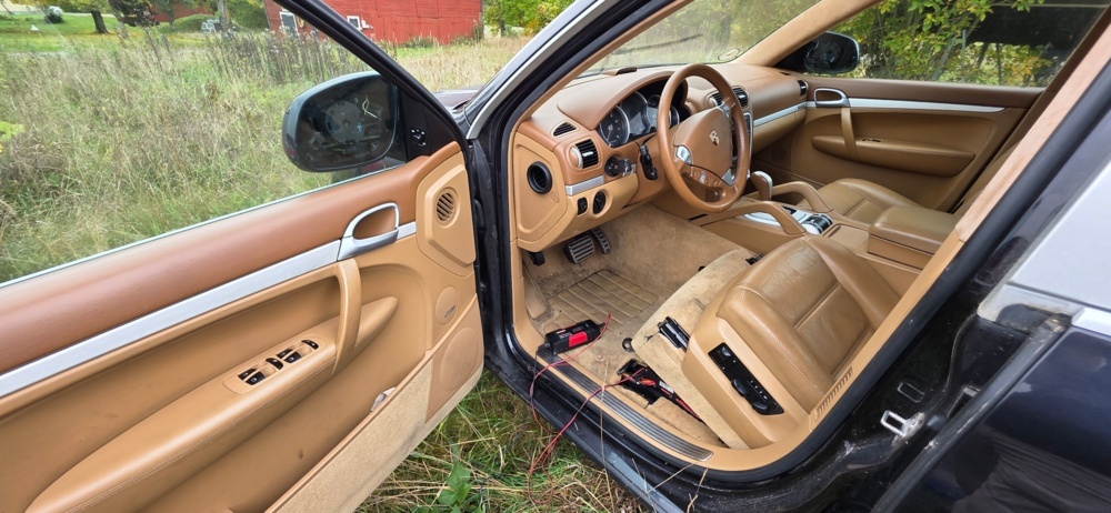 1320017-6 Porsche Cayenne Turbo TipTronic S, 450hp, 2004 (Repair item)