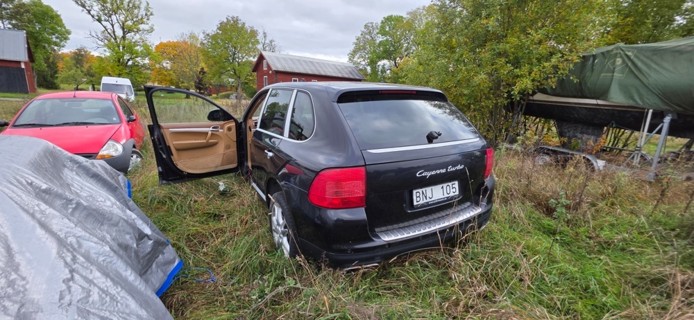 1320017-17 Porsche Cayenne Turbo TipTronic S, 450hp, 2004 (Repair item)