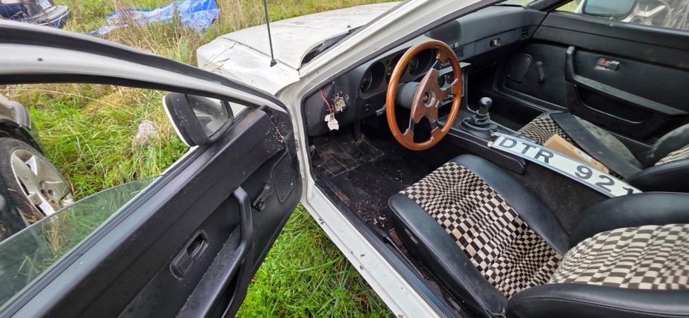 1320018-8 Porsche 944 Manuell, 163hk, 1983 (Reparationsobjekt)