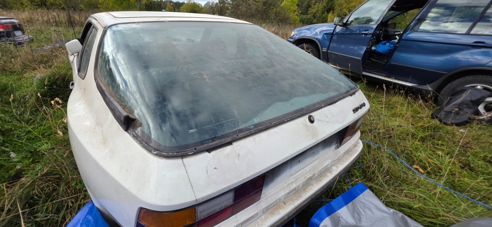 1320018-3 Porsche 944 Manuell, 163hk, 1983 (Reparationsobjekt)