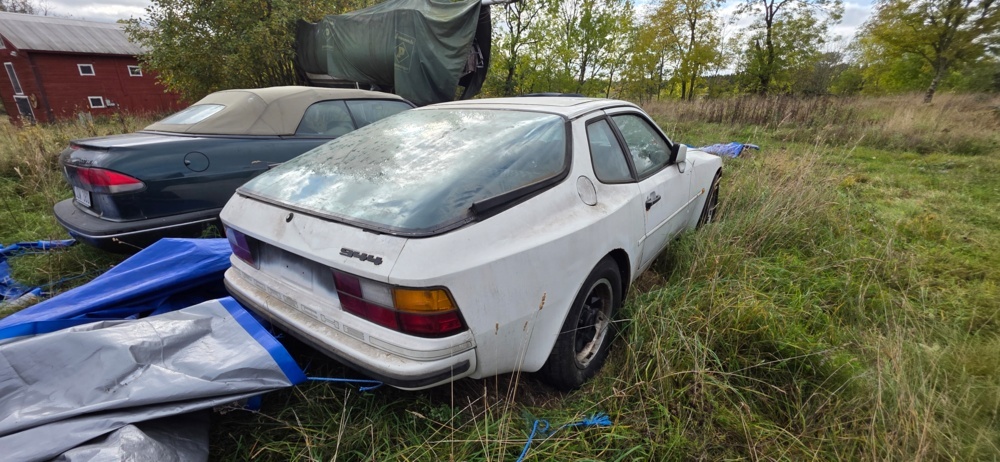1320018-5 Porsche 944 Manuell, 163hk, 1983 (Reparationsobjekt)