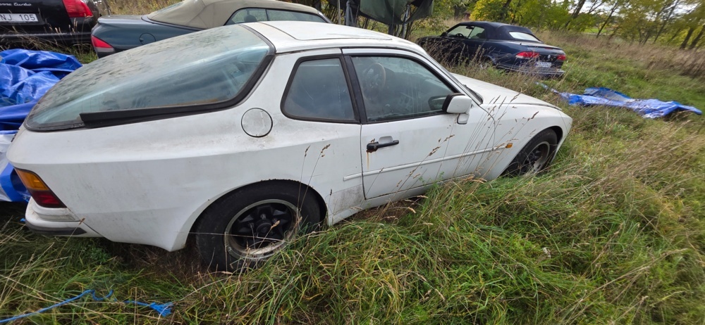 1320018-6 Porsche 944 Manuell, 163hk, 1983 (Reparationsobjekt)