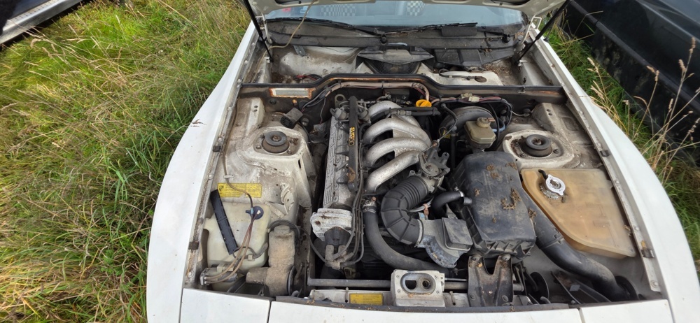 1320018-11 Porsche 944 Manuell, 163hk, 1983 (Reparationsobjekt)