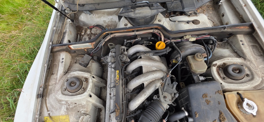 1320018-16 Porsche 944 Manuell, 163hk, 1983 (Reparationsobjekt)