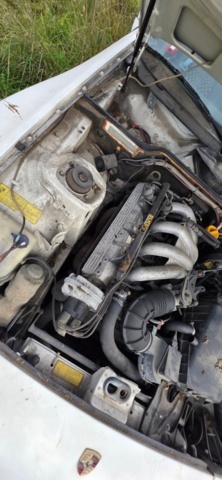 1320018-18 Porsche 944 Manuell, 163hk, 1983 (Reparationsobjekt)