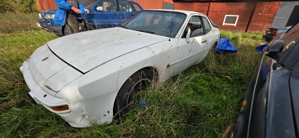 1320018-20 Porsche 944 Manuell, 163hk, 1983 (Reparationsobjekt)