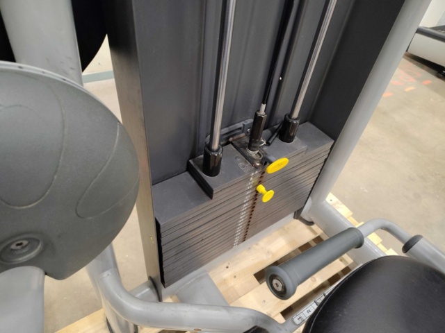 1448155-4 Bensträckningsmaskin, Technogym – justerbart säte, viktmagasin
