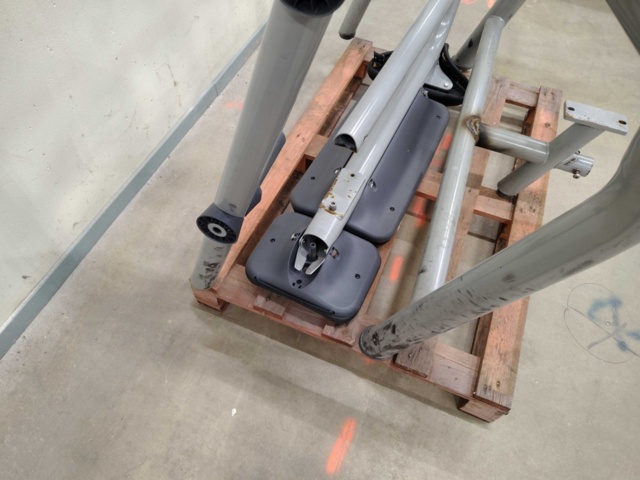 1448171-4 Bänkpress - Technogym