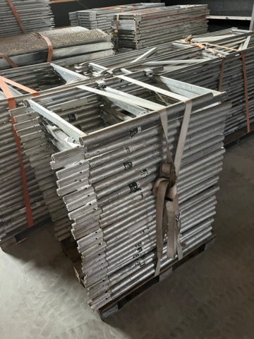 1421624-24 Monzon stor byggställning inkl tillbehör