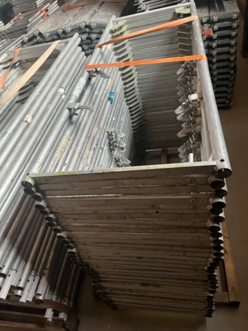 1421624-25 Monzon stor byggställning inkl tillbehör