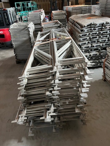 1421624-27 Monzon stor byggställning inkl tillbehör