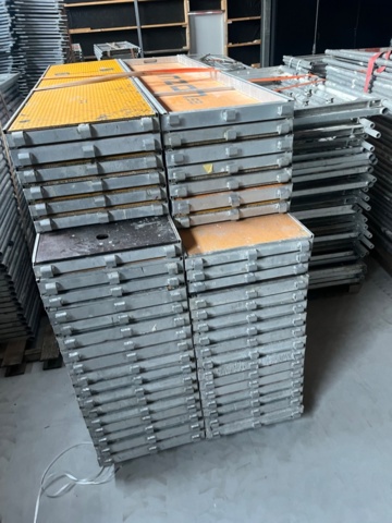 1421624-28 Monzon stor byggställning inkl tillbehör