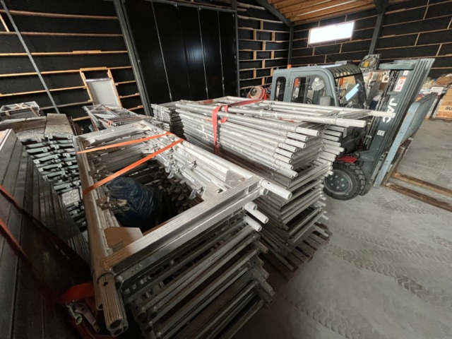 1421624-29 Monzon stor byggställning inkl tillbehör