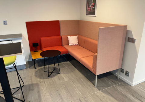 Avyttring från möbelutställning