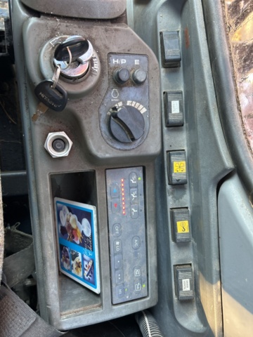 1430010-14 Crawler excavator with tiltrotator Hitachi EX255 -1999