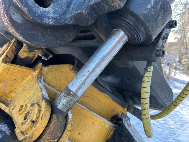 1430010-68 Crawler excavator with tiltrotator Hitachi EX255 -1999