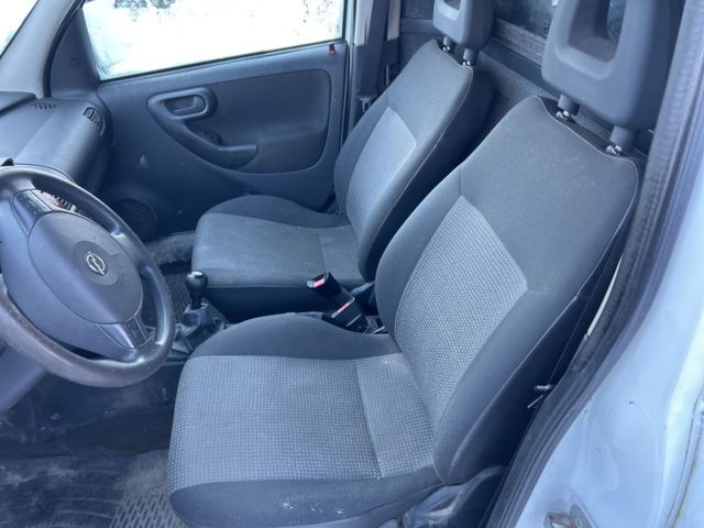 1430013-18 Opel Combo Van IP 1.3 CDTI ecoFLEX Manual, 75hp -2008 (Repair item)