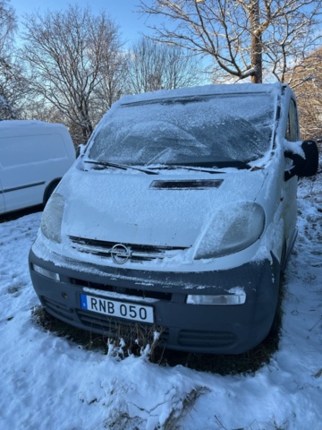 1430014-1 Skåpbil Opel Vivaro 2.9t 1.9 DTI Manuell, 101hk -2006 (Reparationsobjekt)