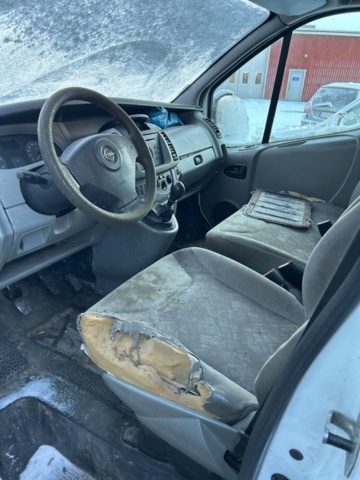 1430014-13 Skåpbil Opel Vivaro 2.9t 1.9 DTI Manuell, 101hk -2006 (Reparationsobjekt)