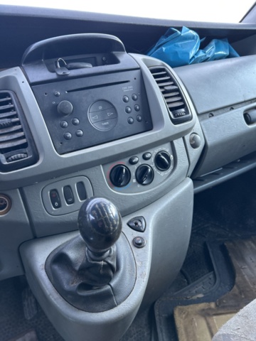 1430014-18 Skåpbil Opel Vivaro 2.9t 1.9 DTI Manuell, 101hk -2006 (Reparationsobjekt)