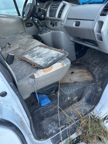 1430014-21 Skåpbil Opel Vivaro 2.9t 1.9 DTI Manuell, 101hk -2006 (Reparationsobjekt)