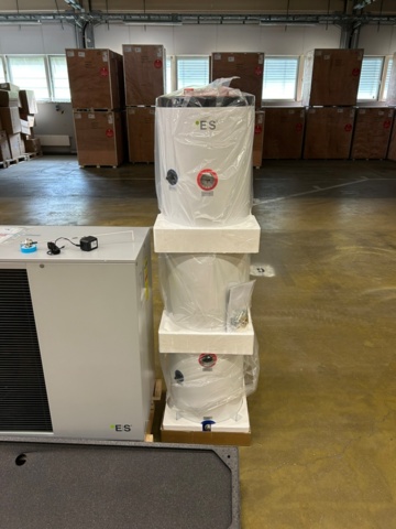 1448693-2 12 kW luft/vatten värmepump från Energy Save med stor 250L varmvattenstank L63