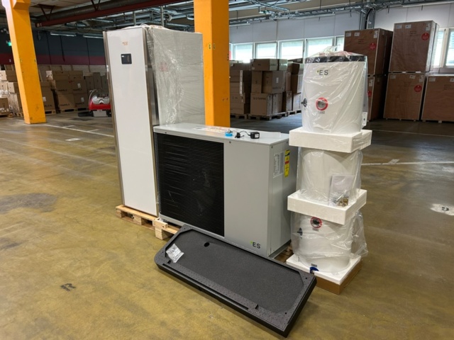 1448693-4 12 kW luft/vatten värmepump från Energy Save med stor 250L varmvattenstank L63