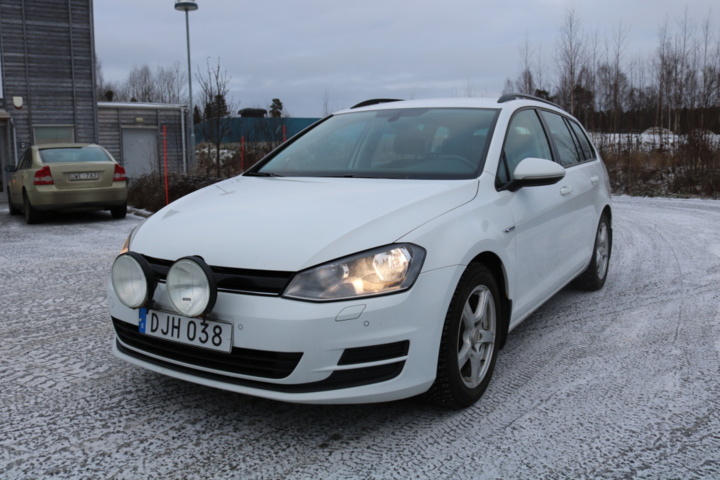 1416712-2 Volkswagen Golf Sportscombi 1.4 TGI. 2015