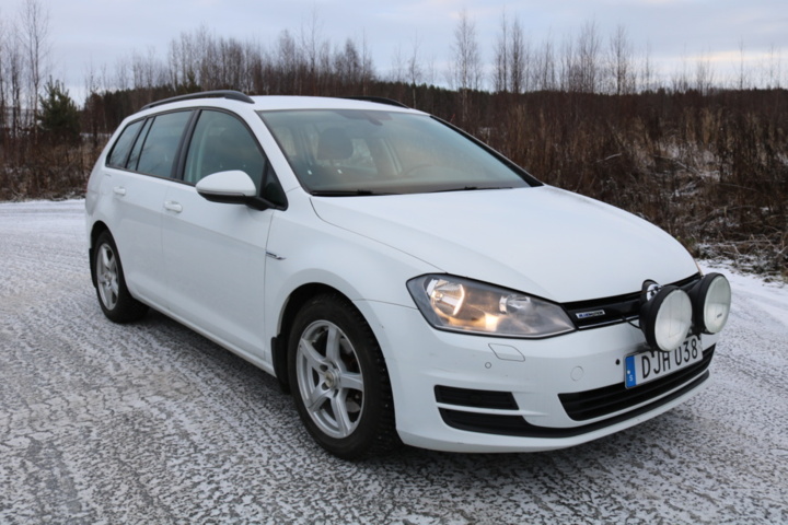 1416712-4 Volkswagen Golf Sportscombi 1.4 TGI. 2015