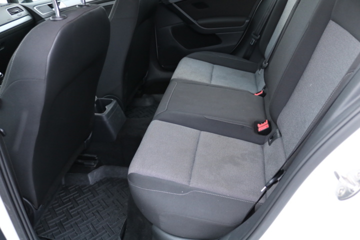 1416712-65 Volkswagen Golf Sportscombi 1.4 TGI. 2015