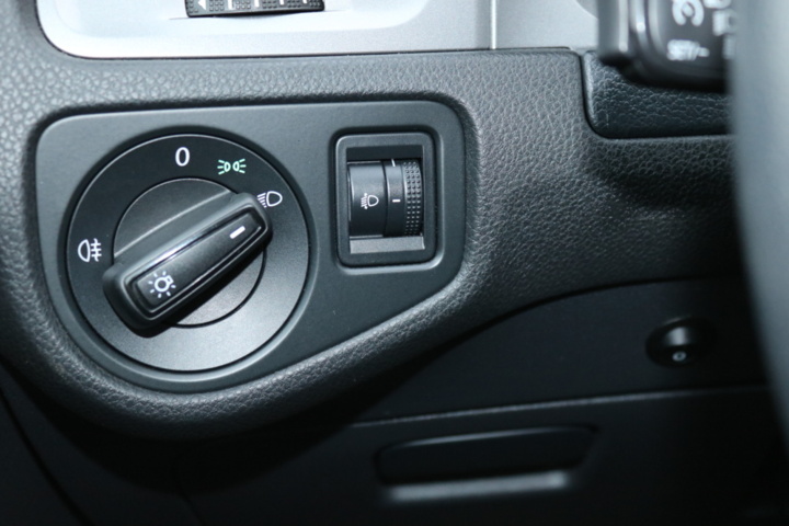 1416712-79 Volkswagen Golf Sportscombi 1.4 TGI. 2015