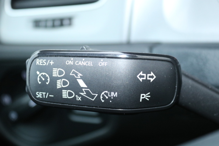 1416712-80 Volkswagen Golf Sportscombi 1.4 TGI. 2015