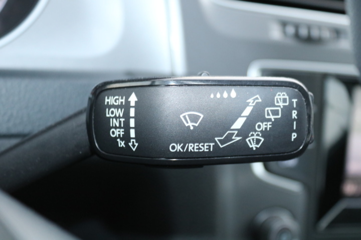 1416712-81 Volkswagen Golf Sportscombi 1.4 TGI. 2015