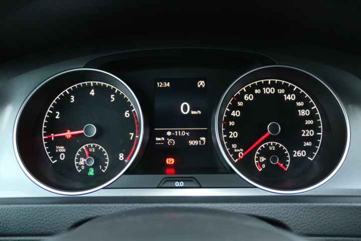 1416712-82 Volkswagen Golf Sportscombi 1.4 TGI. 2015