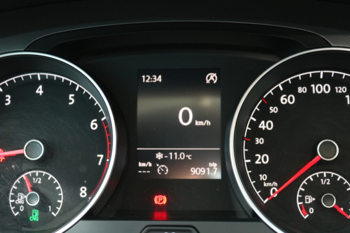 1416712-84 Volkswagen Golf Sportscombi 1.4 TGI. 2015