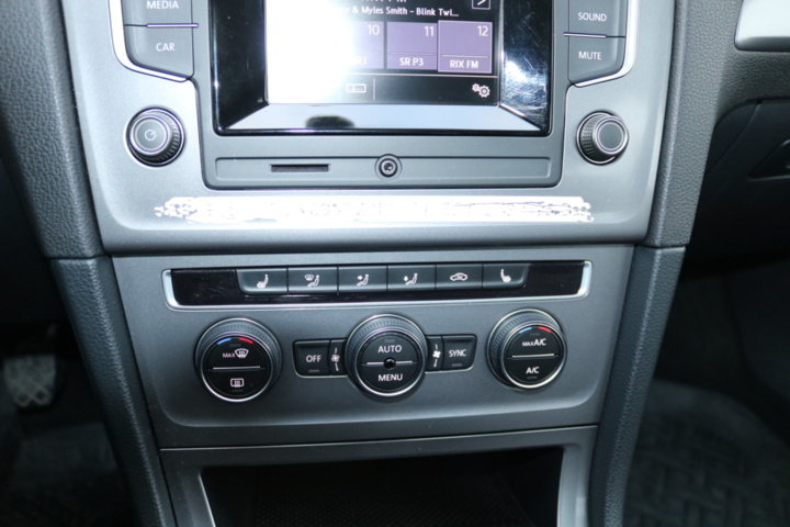 1416712-89 Volkswagen Golf Sportscombi 1.4 TGI. 2015