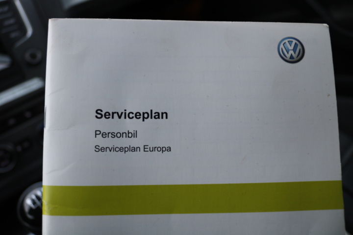 1416712-95 Volkswagen Golf Sportscombi 1.4 TGI. 2015