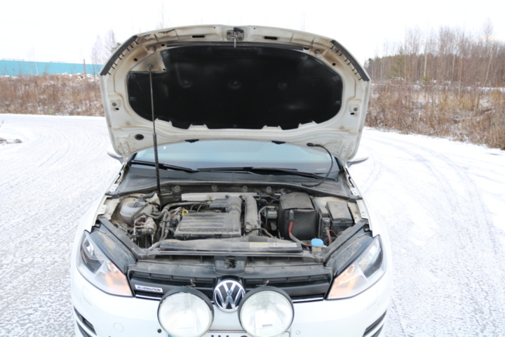 1416712-104 Volkswagen Golf Sportscombi 1.4 TGI. 2015