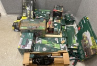 1436456 Samlinng med ca 20 maskiner och trädgårdstillbehör