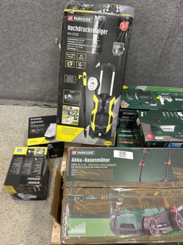 1436456-3 Samlinng med ca 20 maskiner och trädgårdstillbehör