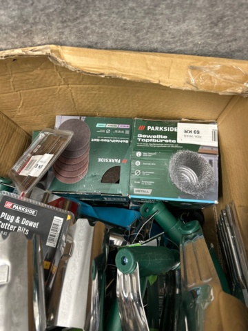 1436456-14 Samlinng med ca 20 maskiner och trädgårdstillbehör