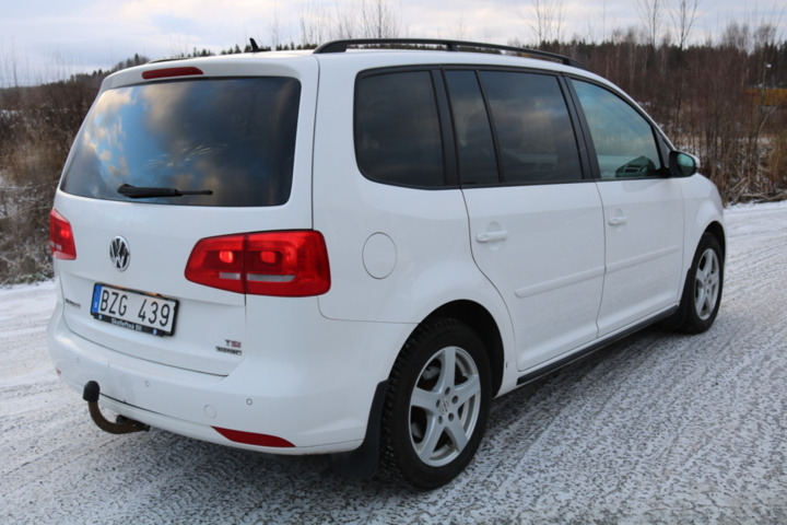1416713-6 Volkswagen Touran 5-sätes 1.4 TGI EcoFuel DSG. 2013