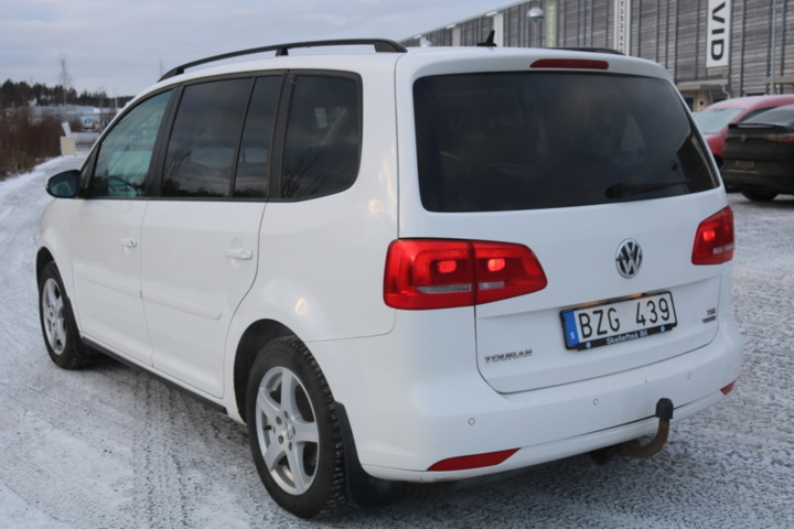 1416713-8 Volkswagen Touran 5-sätes 1.4 TGI EcoFuel DSG. 2013