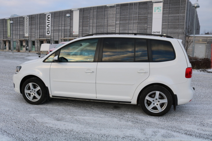 1416713-9 Volkswagen Touran 5-sätes 1.4 TGI EcoFuel DSG. 2013