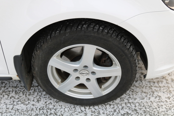 1416713-44 Volkswagen Touran 5-sätes 1.4 TGI EcoFuel DSG. 2013