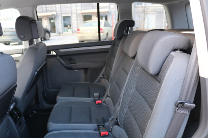 1416713-71 Volkswagen Touran 5-sätes 1.4 TGI EcoFuel DSG. 2013